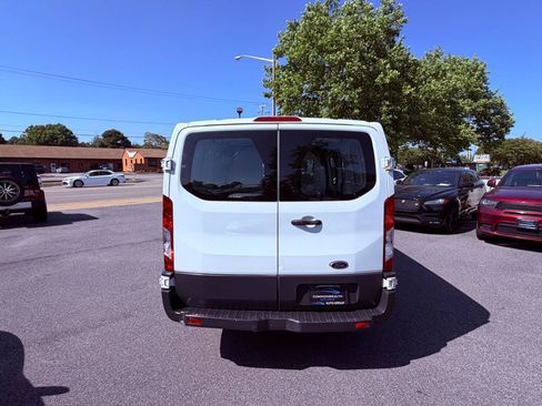 Used 2015 Ford Transit 250 130 Low Roof w/ Exterior Upgrade Package RWD image 9