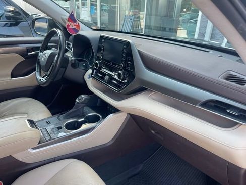 Used 2020 Toyota Highlander Limited AWD/4WD image 26