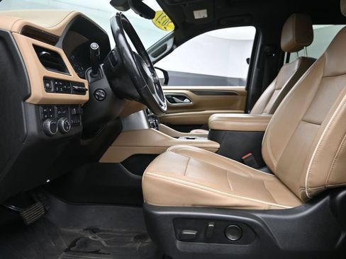 Used 2021 Chevrolet Tahoe Premier w/ Premium Package AWD/4WD image 19