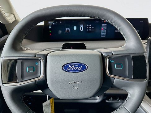 New 2025 Ford Expedition Active image 13