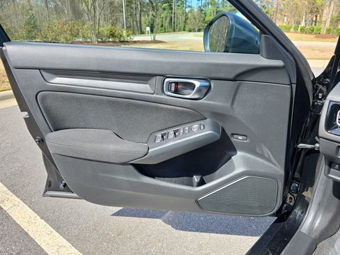 Used 2025 Honda Civic Sport image 27