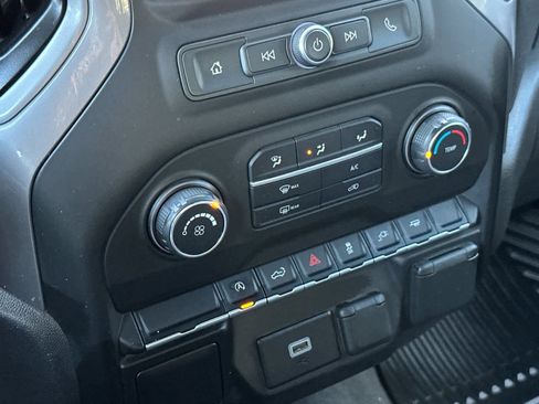 Used 2020 Chevrolet Silverado 1500 Custom w/ Custom Value Package image 18