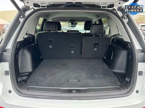 Used 2023 Jeep Grand Cherokee Limited w/ Black Appearance Package image 11