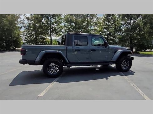 New 2025 Jeep Gladiator Mojave image 34