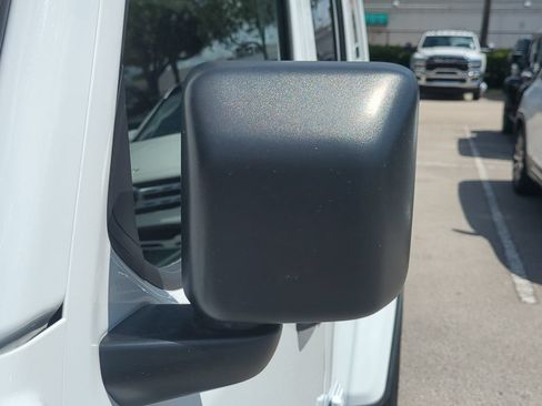 Used 2025 Jeep Wrangler Unlimited Sahara AWD/4WD image 13