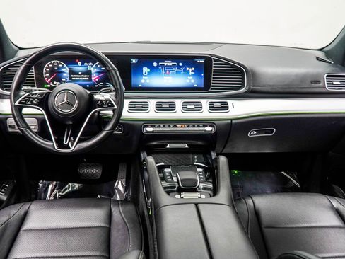 Used 2025 Mercedes-Benz GLS 450 4MATIC image 5