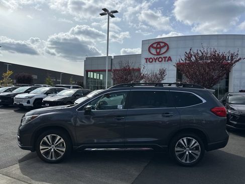 Used 2020 Subaru Ascent Limited w/ Technology Package AWD/4WD image 2