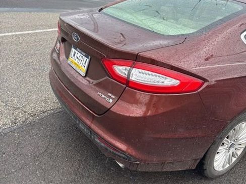 Used 2015 Ford Fusion SE w/ Equipment Group 502A FWD image 16
