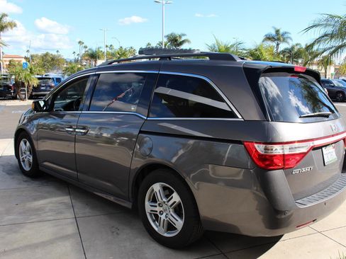 Used 2013 Honda Odyssey Touring Elite image 7