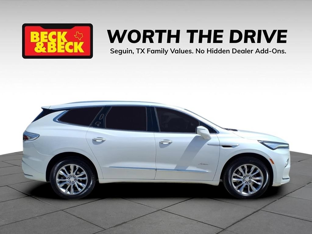 Used 2022 Buick Enclave Avenir w/ Avenir Technology Package FWD image 4
