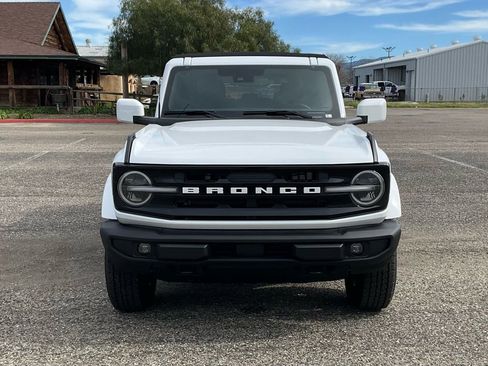 New 2025 Ford Bronco Outer Banks image 9