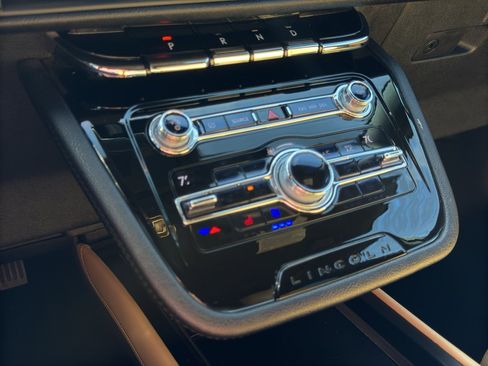 Used 2020 Lincoln Corsair Reserve w/ Equipment Group 201A image 24