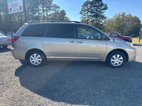Used 2005 Toyota Sienna LE image 11