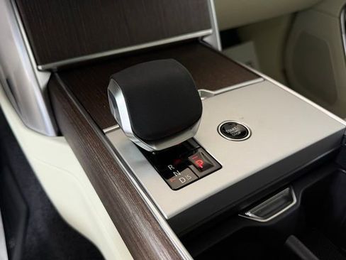 New 2025 Land Rover Range Rover Long Wheelbase SE image 33