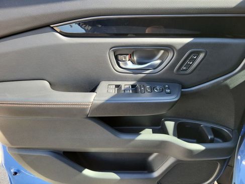 Used 2025 Honda Pilot TrailSport image 22