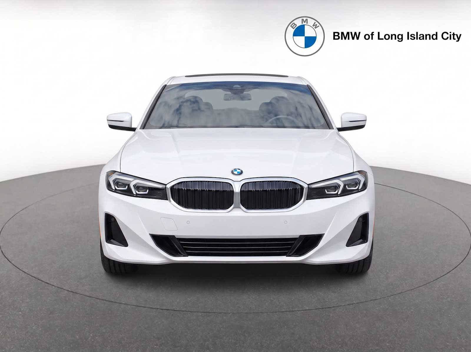 New 2026 BMW 330i xDrive Sedan w/ Convenience Package AWD/4WD image 2