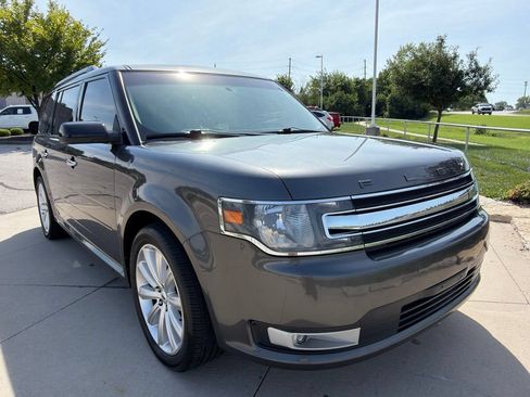 Used 2019 Ford Flex SEL w/ Equipment Group 202A FWD image 2