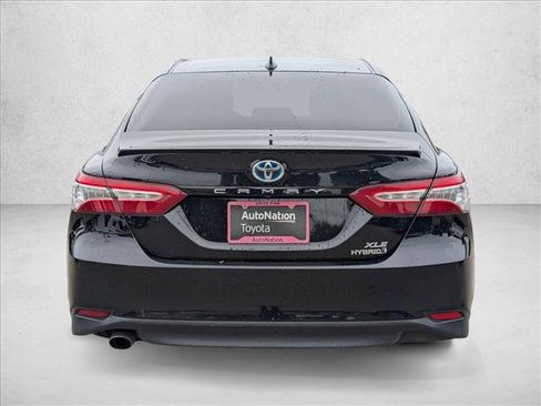 Used 2020 Toyota Camry XLE FWD image 7