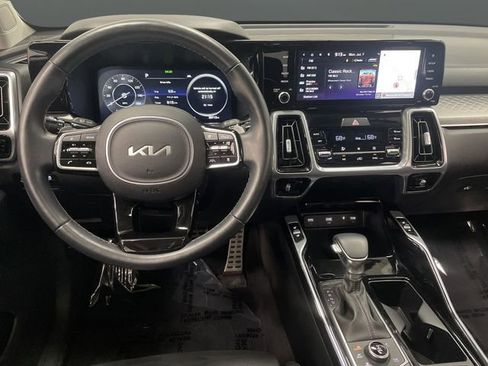 Used 2023 Kia Sorento SX image 5