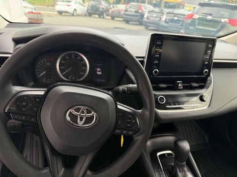Used 2020 Toyota Corolla LE FWD image 18