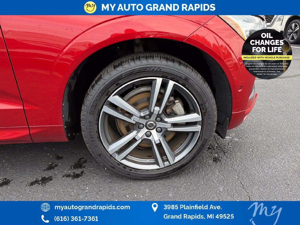 Used 2019 Volvo XC60 T6 Momentum w/ Protection Package Premier AWD/4WD image 32