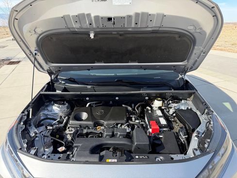 Used 2022 Toyota RAV4 LE AWD/4WD image 12