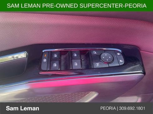 Used 2023 Nissan Pathfinder SL w/ Black Appearance Package AWD/4WD image 9