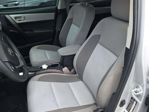 Used 2017 Toyota Corolla LE FWD image 5