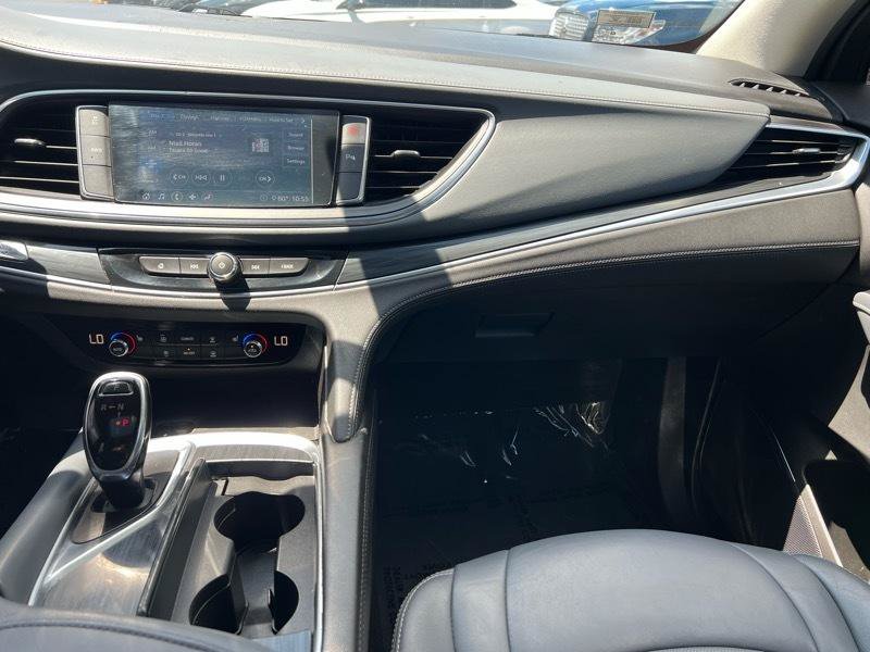 Used 2020 Buick Enclave Essence AWD/4WD image 16