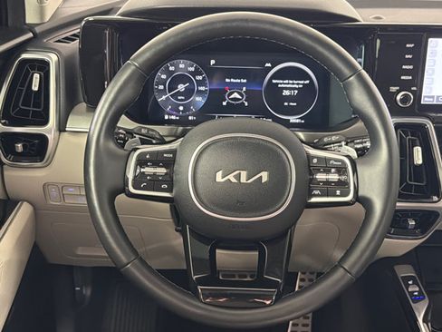 Used 2023 Kia Sorento SX AWD/4WD image 26