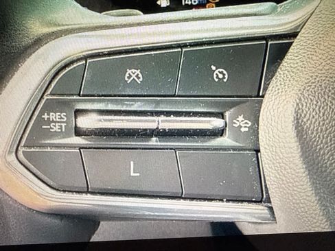 Used 2025 Chevrolet Equinox LT w/ Convenience Package II FWD image 22