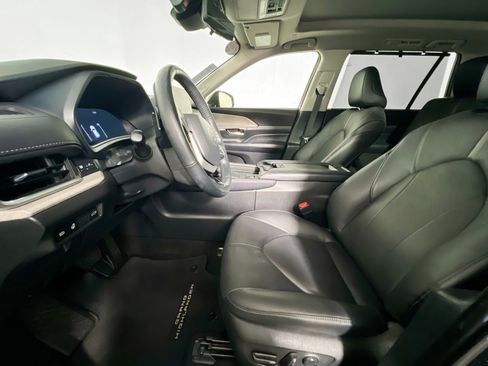Used 2024 Toyota Grand Highlander Platinum image 14