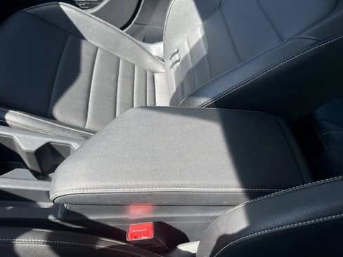 Used 2024 Volkswagen Jetta SE image 20