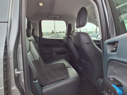 Used 2025 Ford Maverick Lobo AWD/4WD image 23