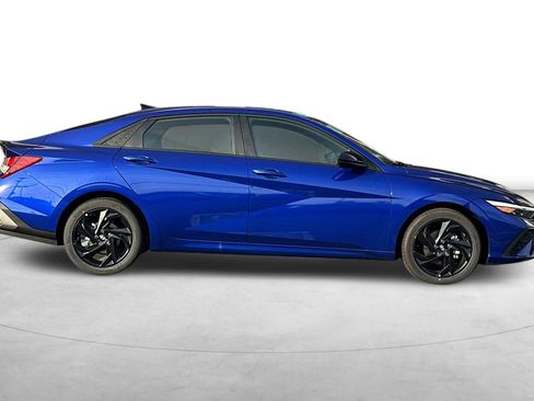 Used 2026 Hyundai Elantra Sport FWD image 9