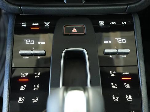 New 2026 Porsche Macan image 21