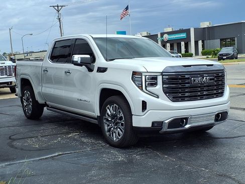 Used 2024 GMC Sierra 1500 Denali Ultimate AWD/4WD image 3