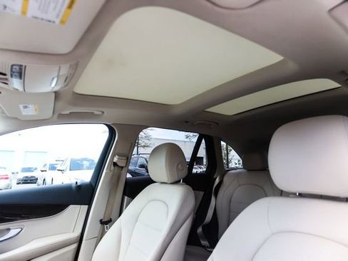 Used 2017 Mercedes-Benz GLC 300 4MATIC image 45