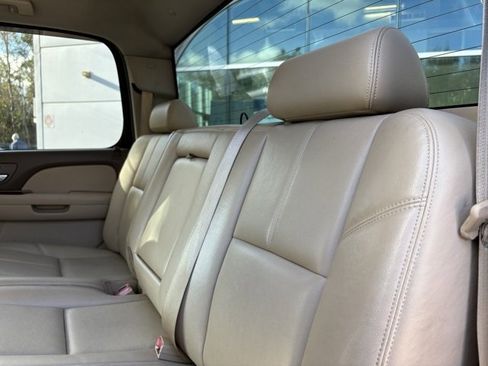 Used 2014 Chevrolet Silverado 2500 LTZ w/ LTZ Plus Package image 19