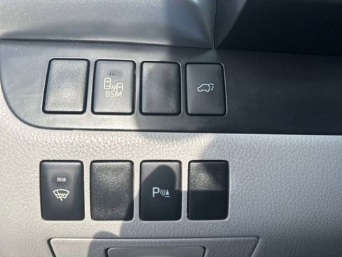 Used 2015 Toyota Highlander Limited Platinum image 16