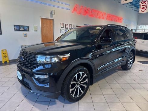 Used 2023 Ford Explorer ST-Line w/ Class IV Trailer Tow Package AWD/4WD image 7