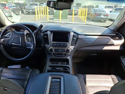Used 2019 GMC Yukon Denali AWD/4WD image 4