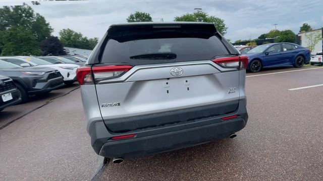 Used 2025 Toyota RAV4 XLE AWD/4WD image 3
