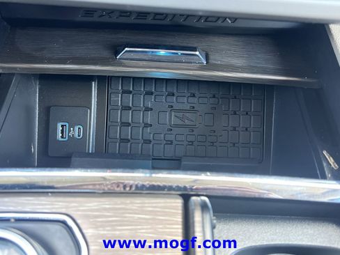 Certified 2024 Ford Expedition Limited image 10