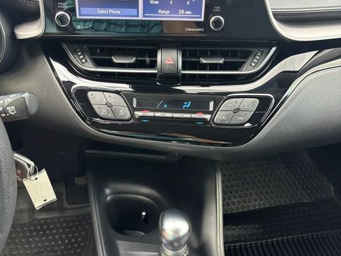 Used 2020 Toyota C-HR LE FWD image 10