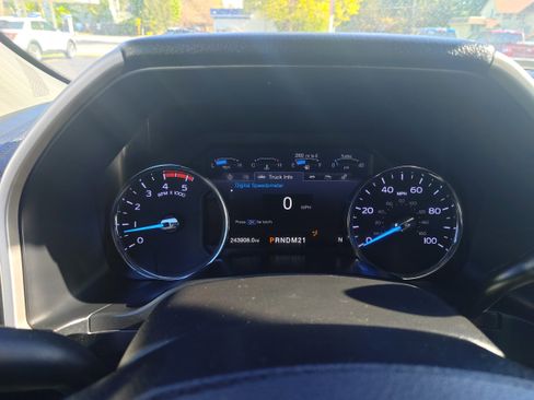 Used 2019 Ford F250 Lariat w/ Lariat Ultimate Package AWD/4WD image 21