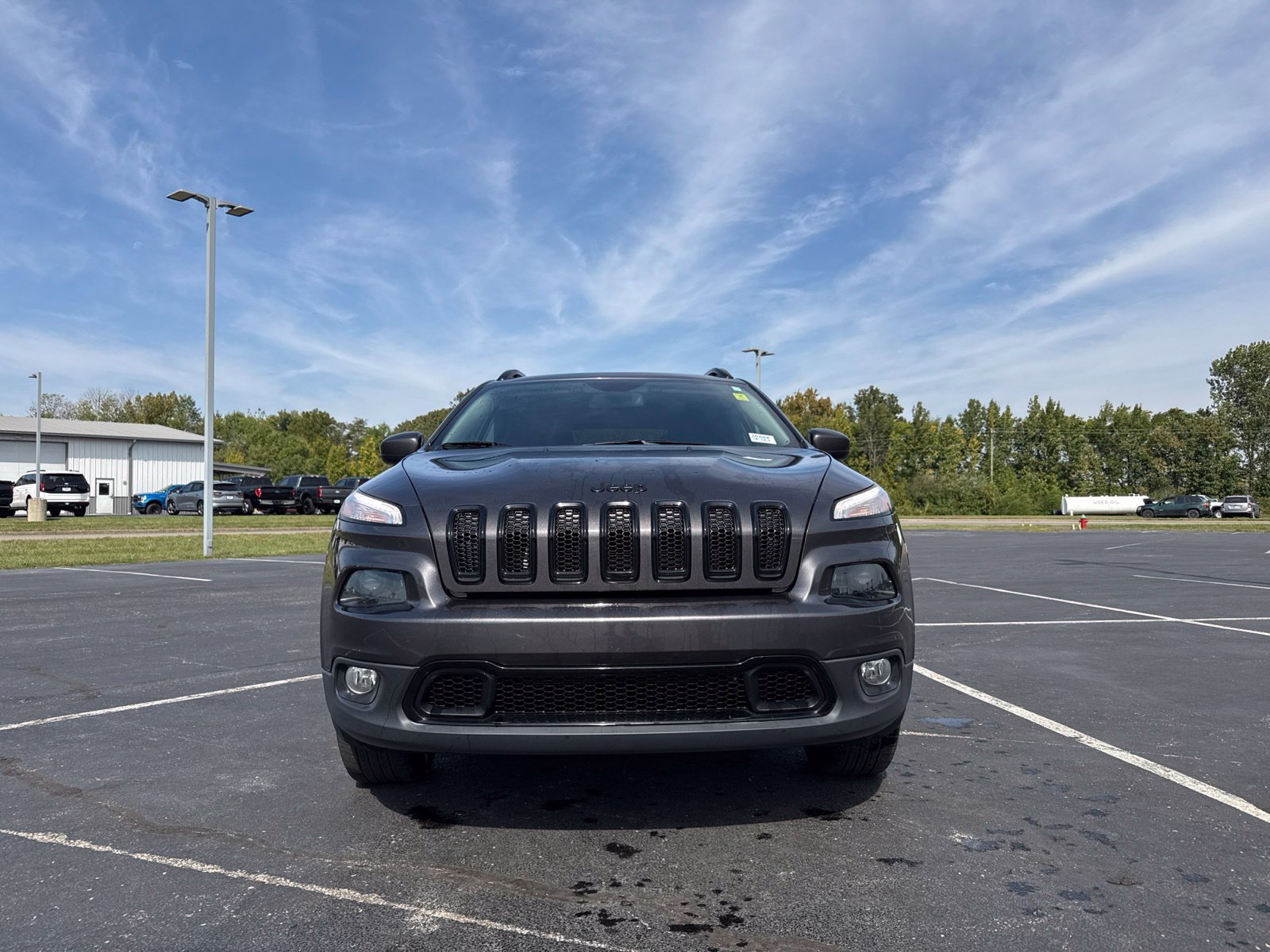 Used 2018 Jeep Cherokee Latitude w/ Altitude Package FWD image 2