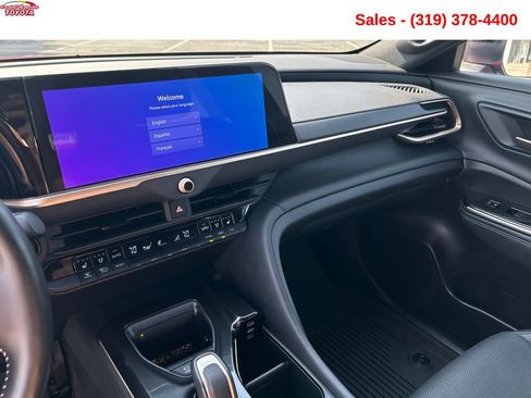 Used 2025 Toyota Crown Signia w/ Advanced Technology Package AWD/4WD image 16