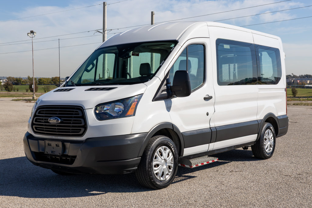 Used 2018 Ford Transit 150 XL RWD image 3