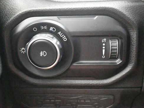 Used 2025 Jeep Wrangler Unlimited Sport AWD/4WD image 22
